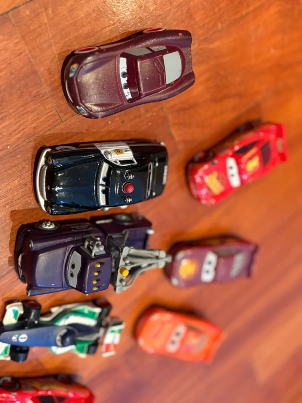 Disney Pixar Cars Die-Cast Vehicle Set - with Lighting McQueen Book - Picture 4 of 4